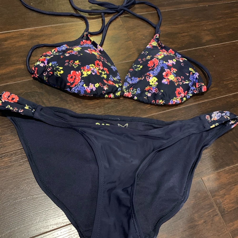 Garage String Bikini Set